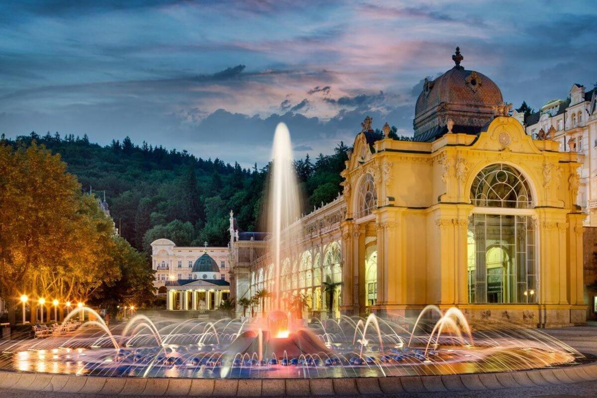 Apartman Karlovarska マリアーンスケー・ラーズニェ エクステリア 写真