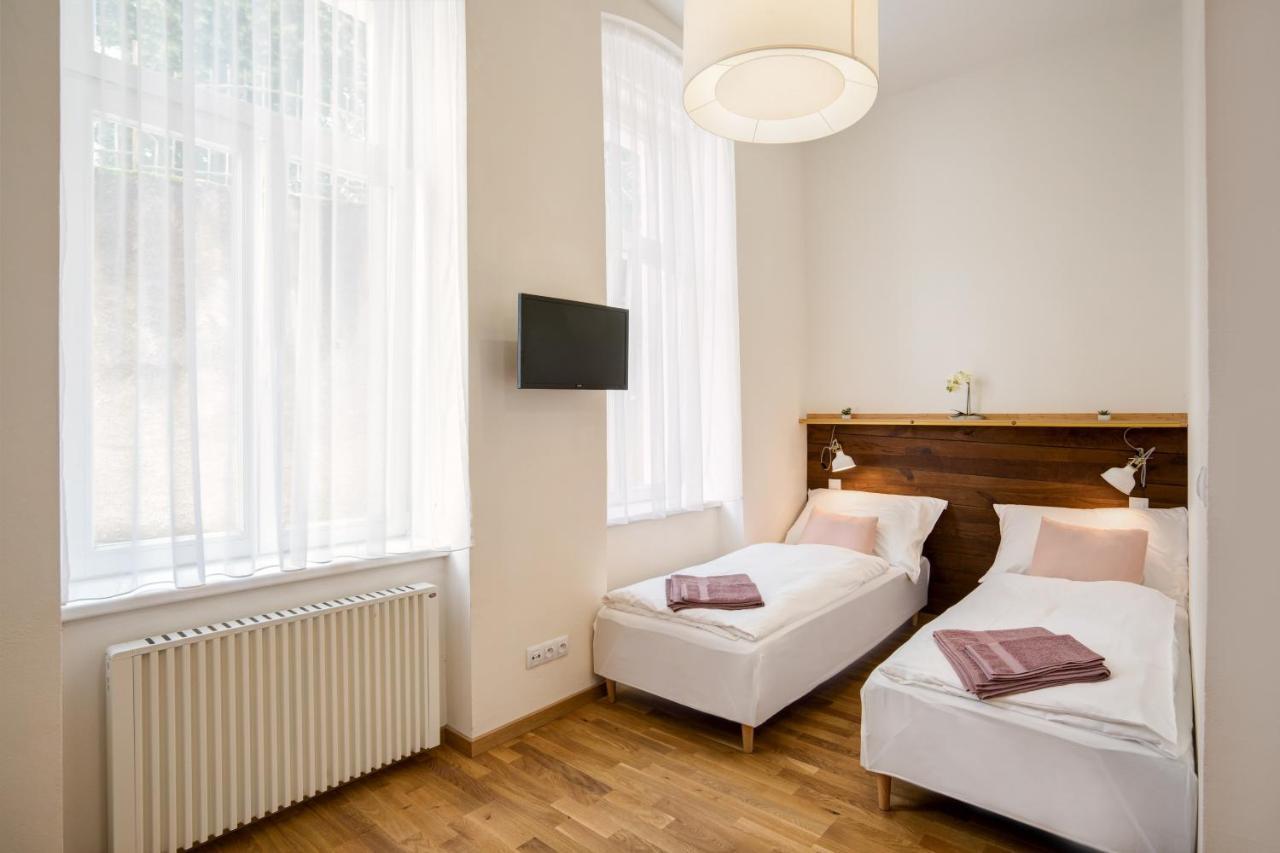 Apartman Karlovarska マリアーンスケー・ラーズニェ エクステリア 写真