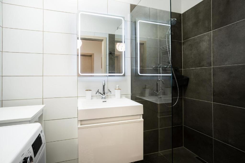 Apartman Karlovarska マリアーンスケー・ラーズニェ エクステリア 写真