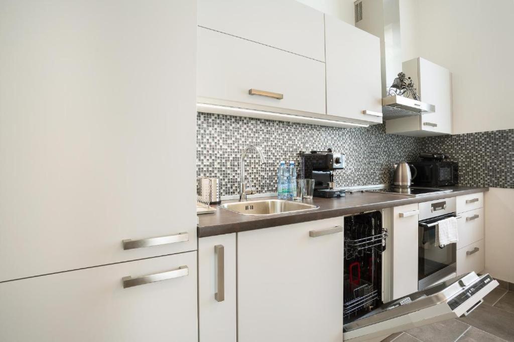 Apartman Karlovarska マリアーンスケー・ラーズニェ エクステリア 写真