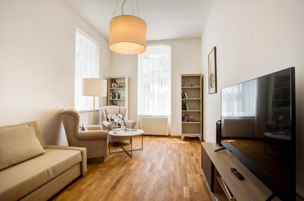 Apartman Karlovarska マリアーンスケー・ラーズニェ エクステリア 写真